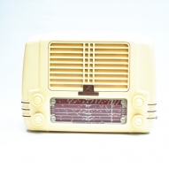 His-Masters-Voice-Little-Nipper-Mantle-Radio