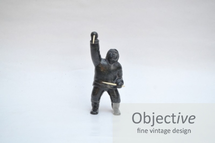 Inuit-figure-sculpture,