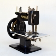 Miniature-Singer-Sewing-Machine, 